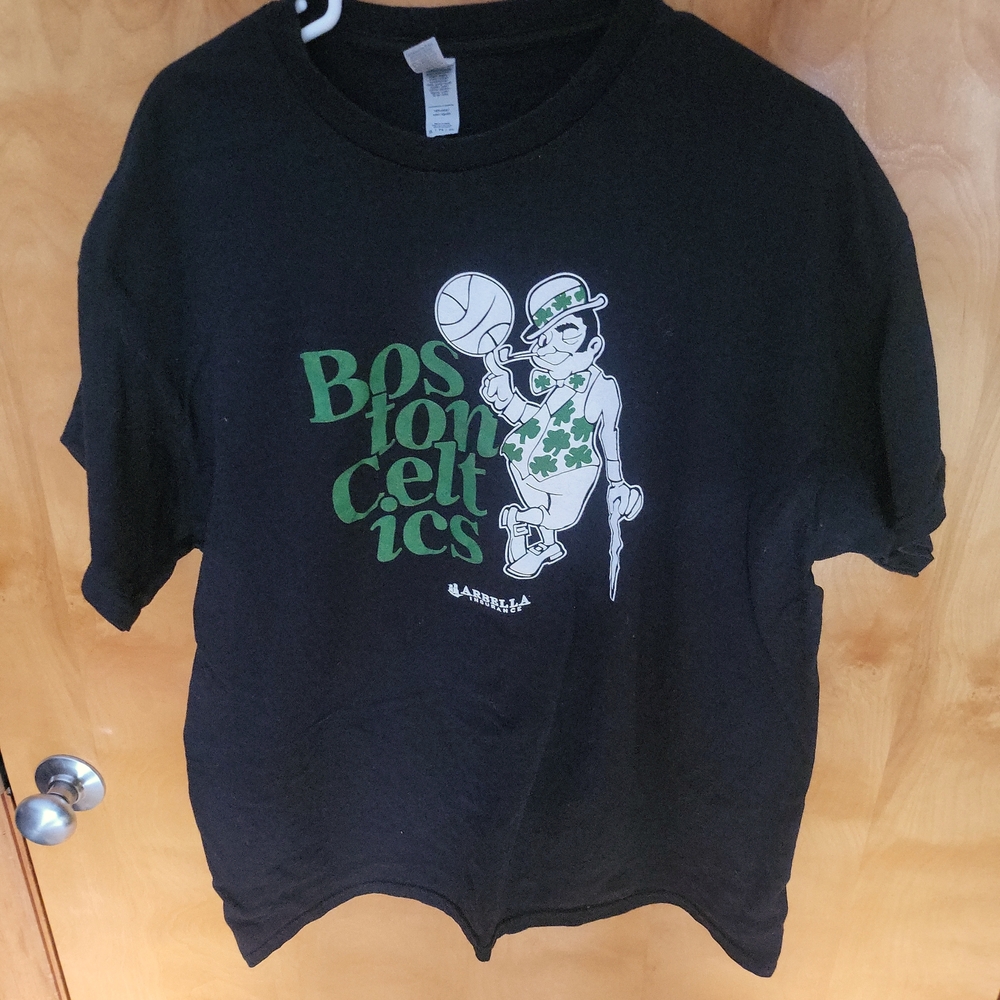 Boston Celtics Black T-shirt. Size: XL